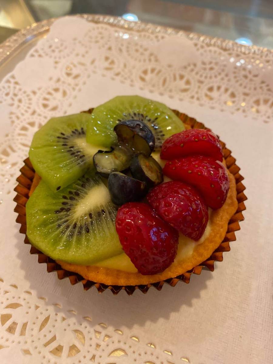 Cestini di Frutta Fresca e di Stagione dell'Antico Caffè Greco Cestini di Frutta Fresca e di Stagione dell'Antico Caffè Greco