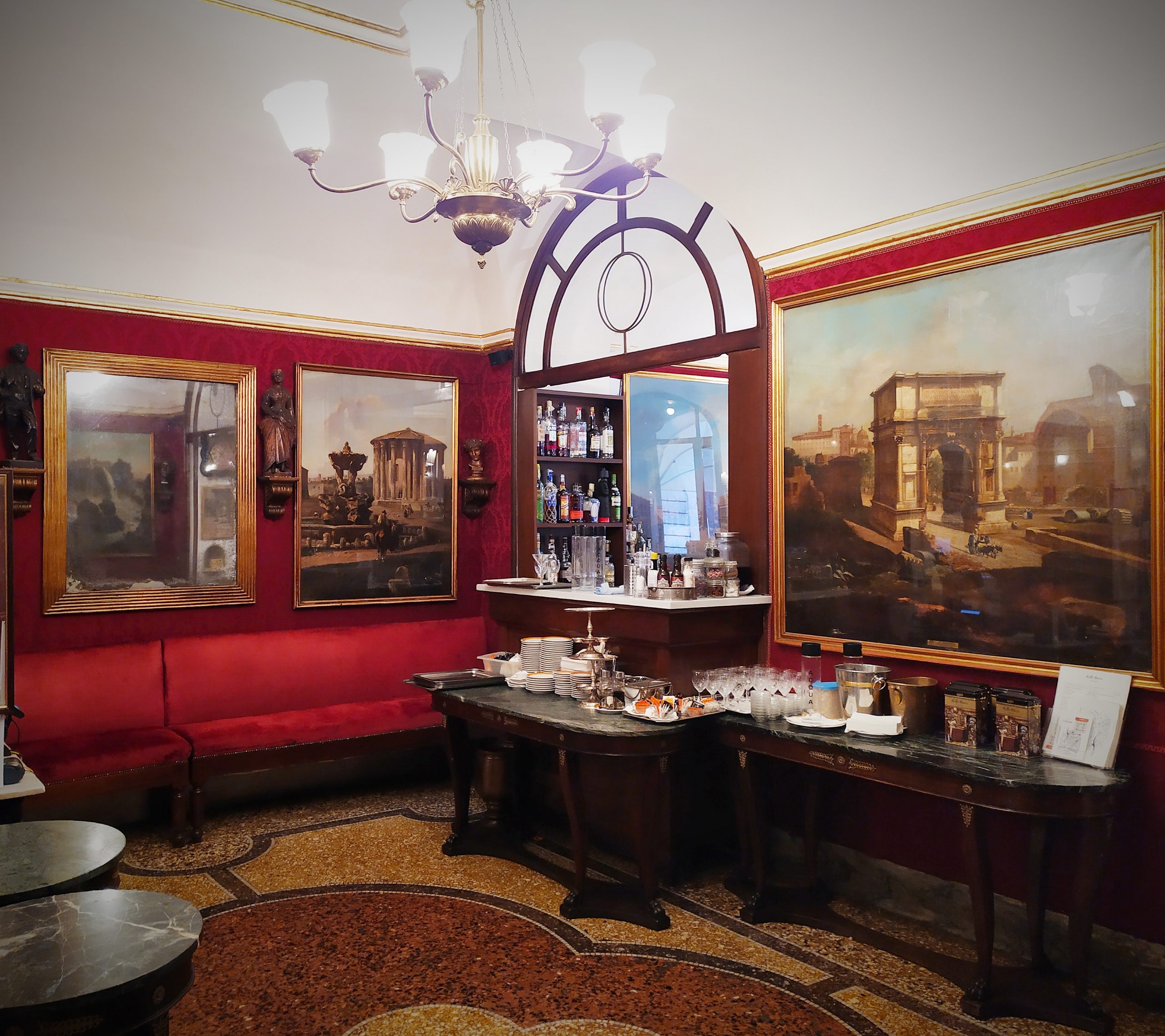 La Sala Roma del Caffè Greco